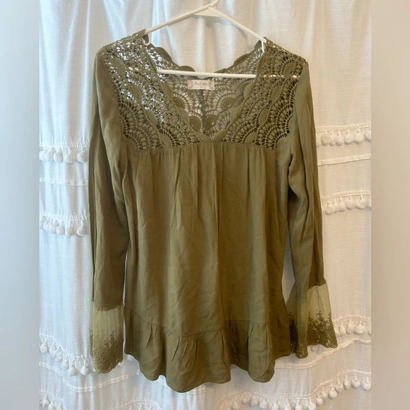 Altar'd State long sleeve green blouse with lace detail size XS - Picture 1 of 6